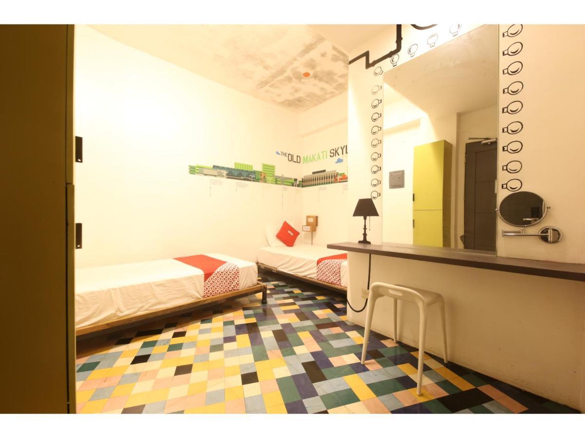 Oyo 866 Junction Hostels Manila Exterior foto